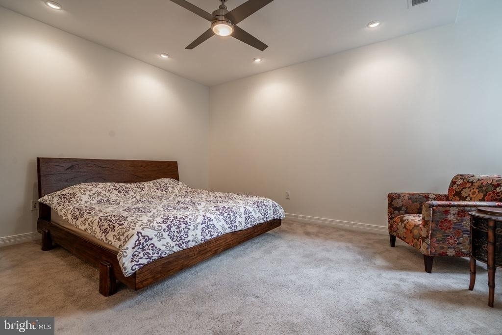1600 Arch Street - Photo 11