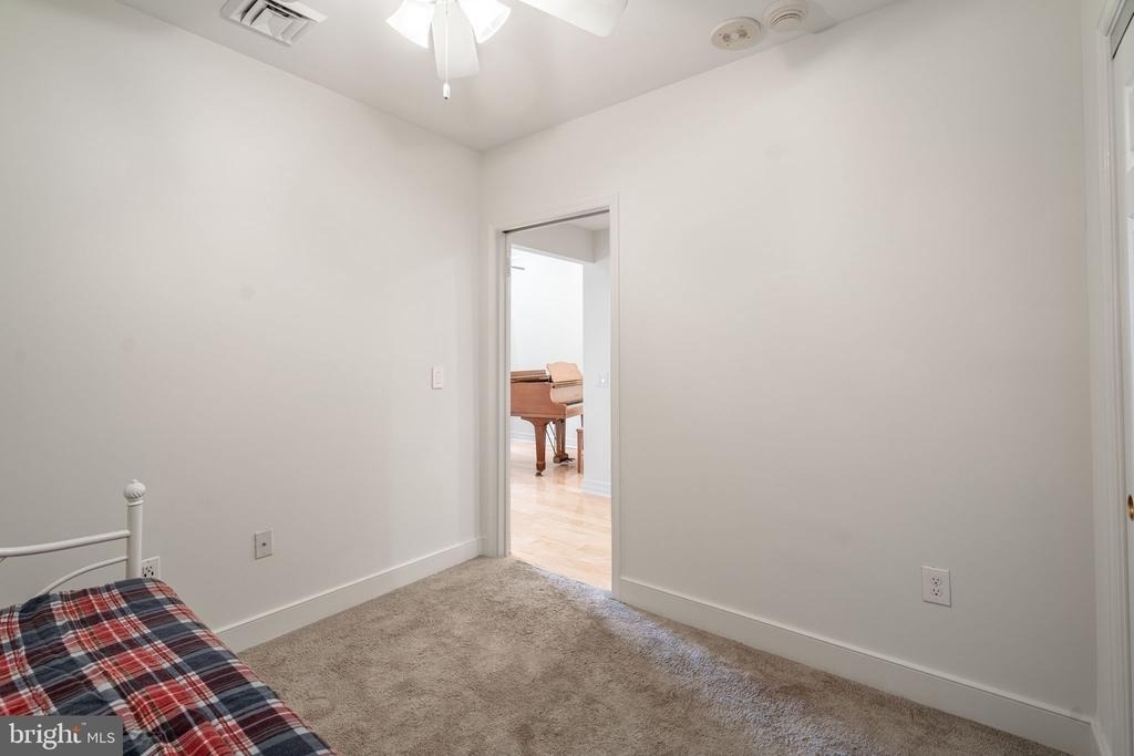 1600 Arch Street - Photo 17