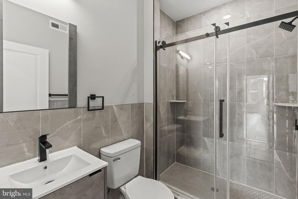2626 Trenton Ave - Photo 32