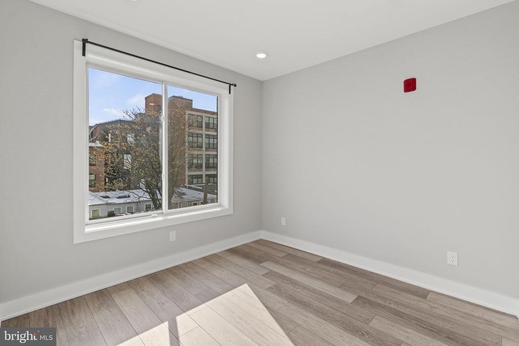 2626 Trenton Ave - Photo 37