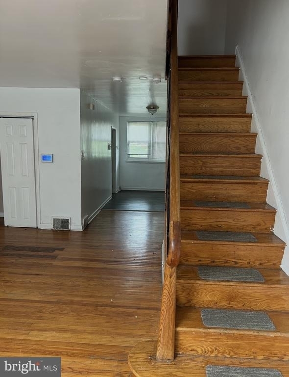 151 W Penn Street - Photo 4