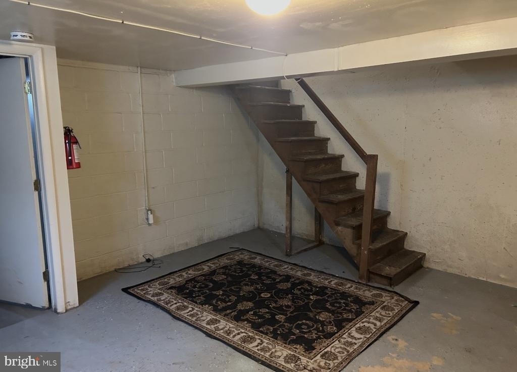 151 W Penn Street - Photo 21