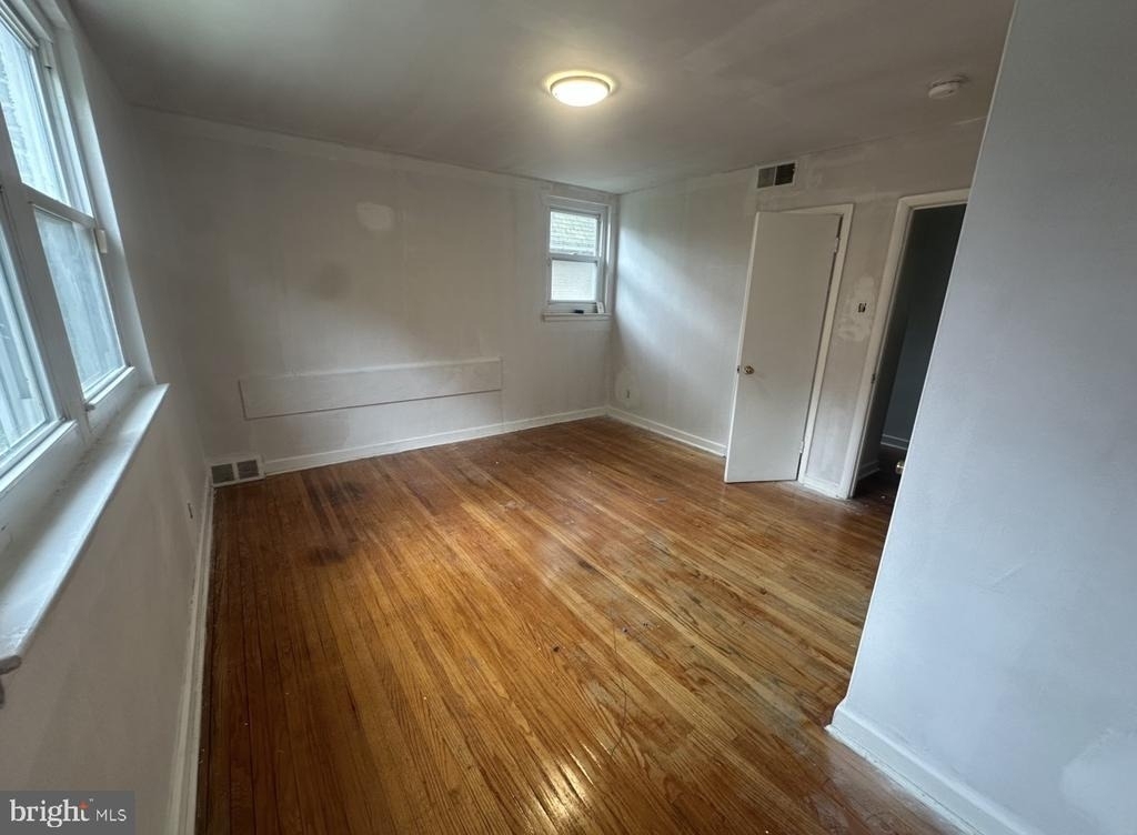 151 W Penn Street - Photo 19