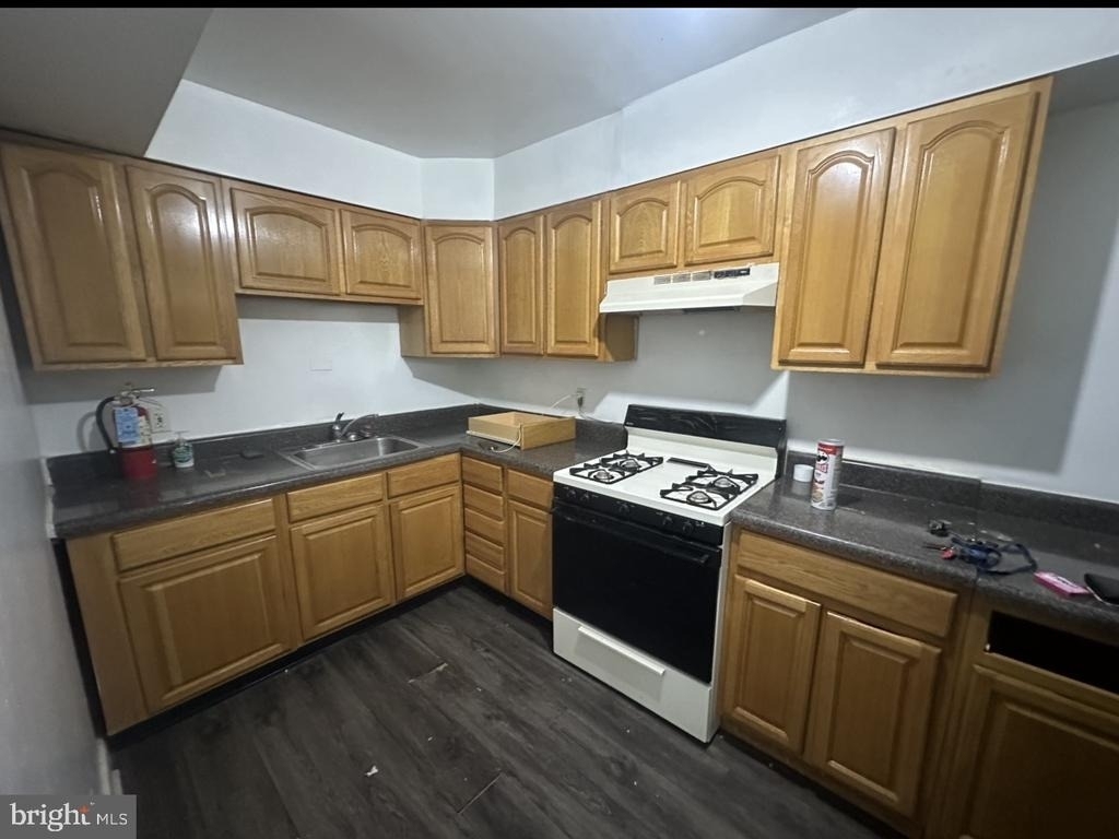 151 W Penn Street - Photo 7