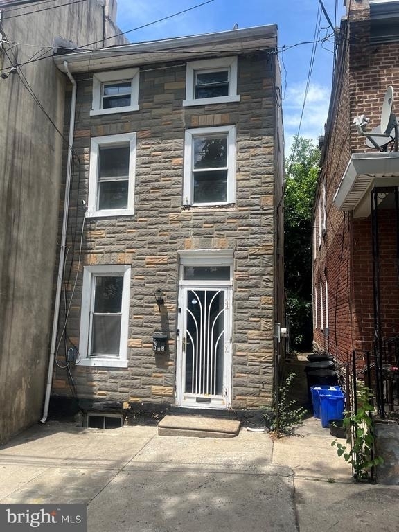 405 E Rittenhouse Street - Photo 0