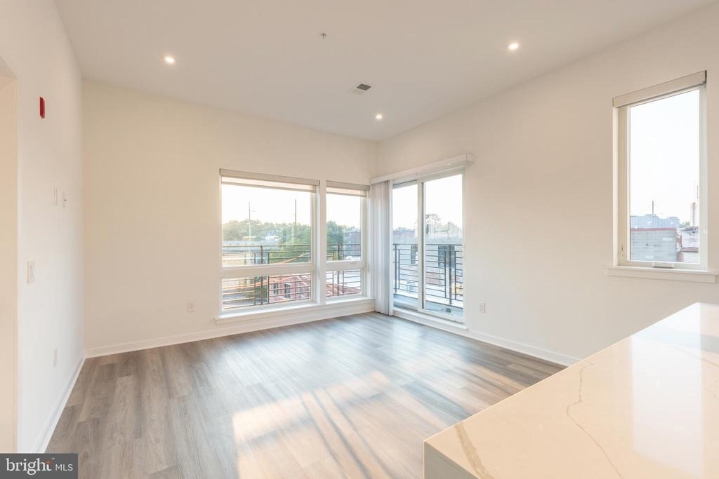 3120 W Jefferson Street - Photo 9