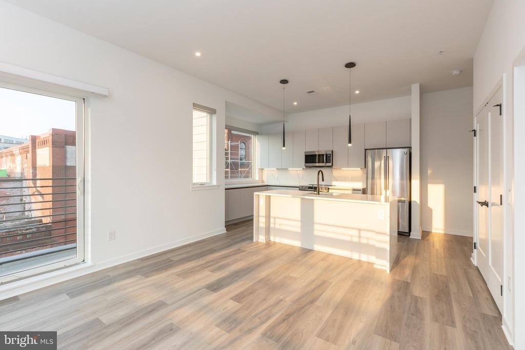3120 W Jefferson Street - Photo 1