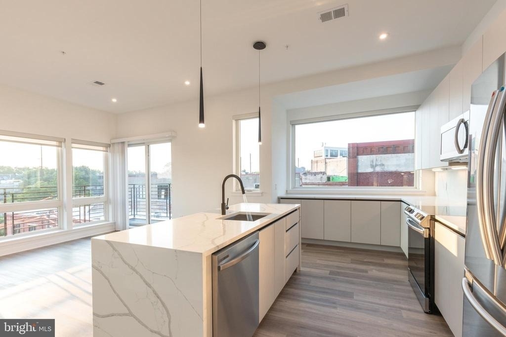 3120 W Jefferson Street - Photo 5
