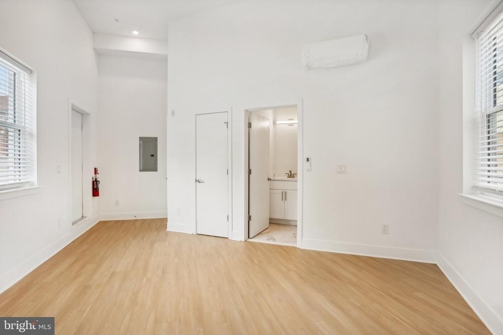 3952 Lancaster Avenue - Photo 2