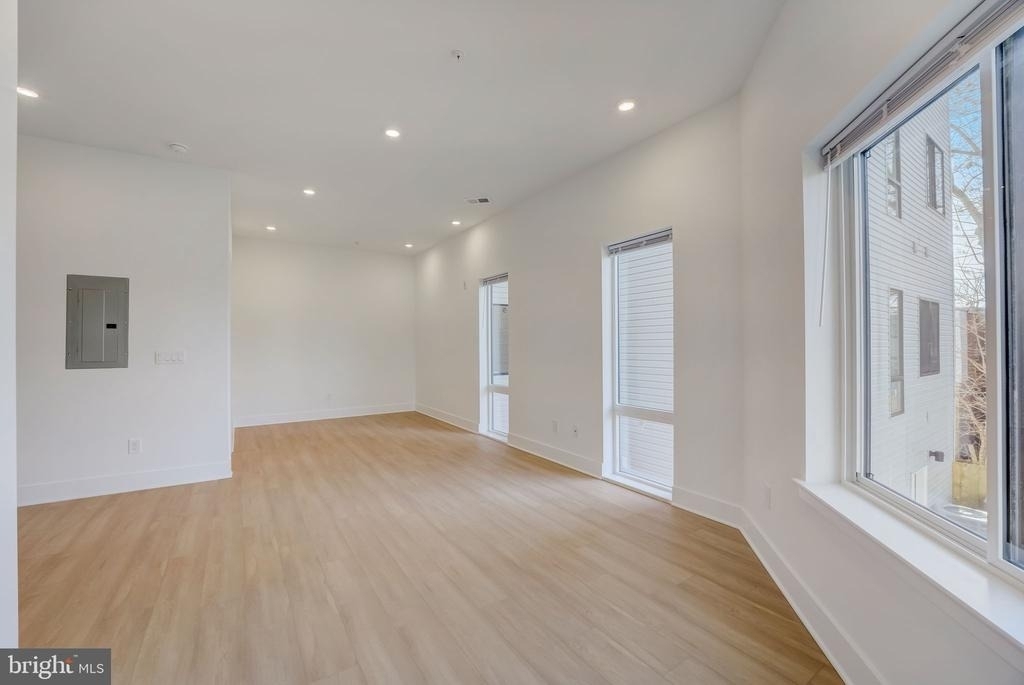 4200 Lancaster Avenue - Photo 13