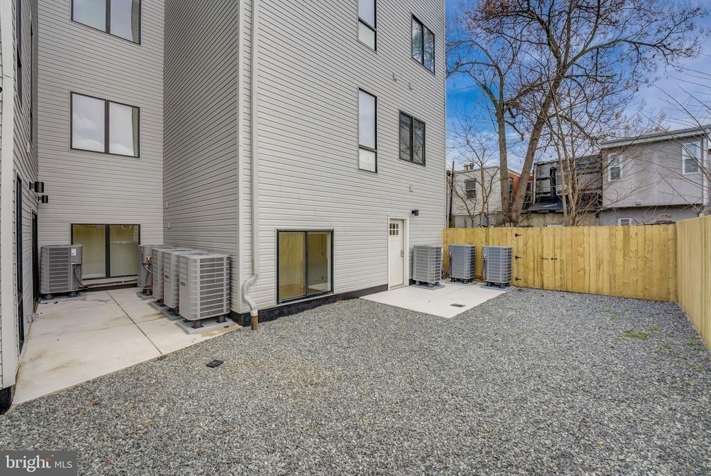 4200 Lancaster Avenue - Photo 28