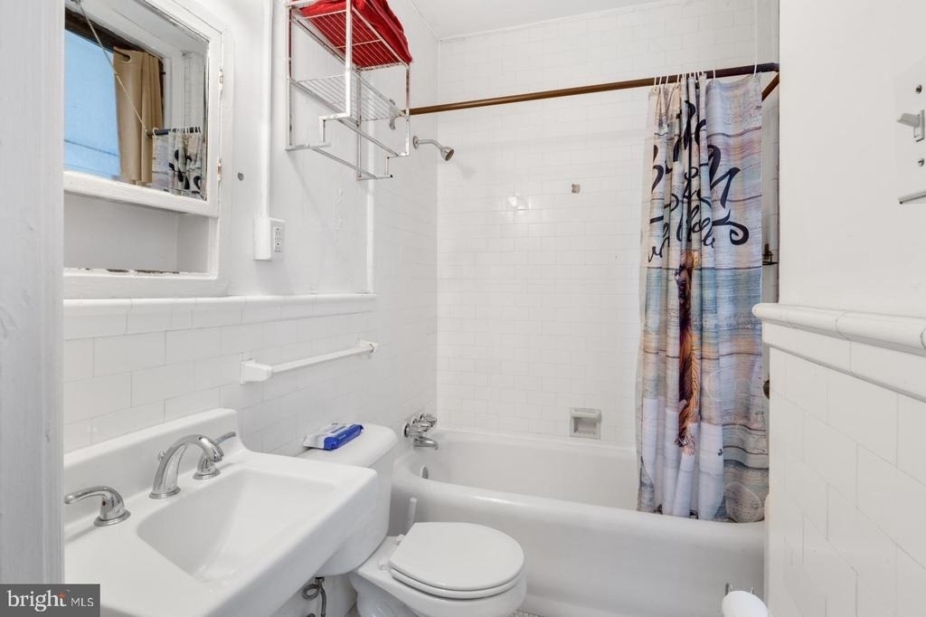 1324 Locust Street - Photo 6