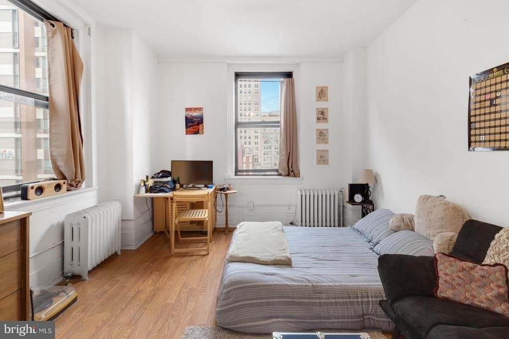 1324 Locust Street - Photo 2