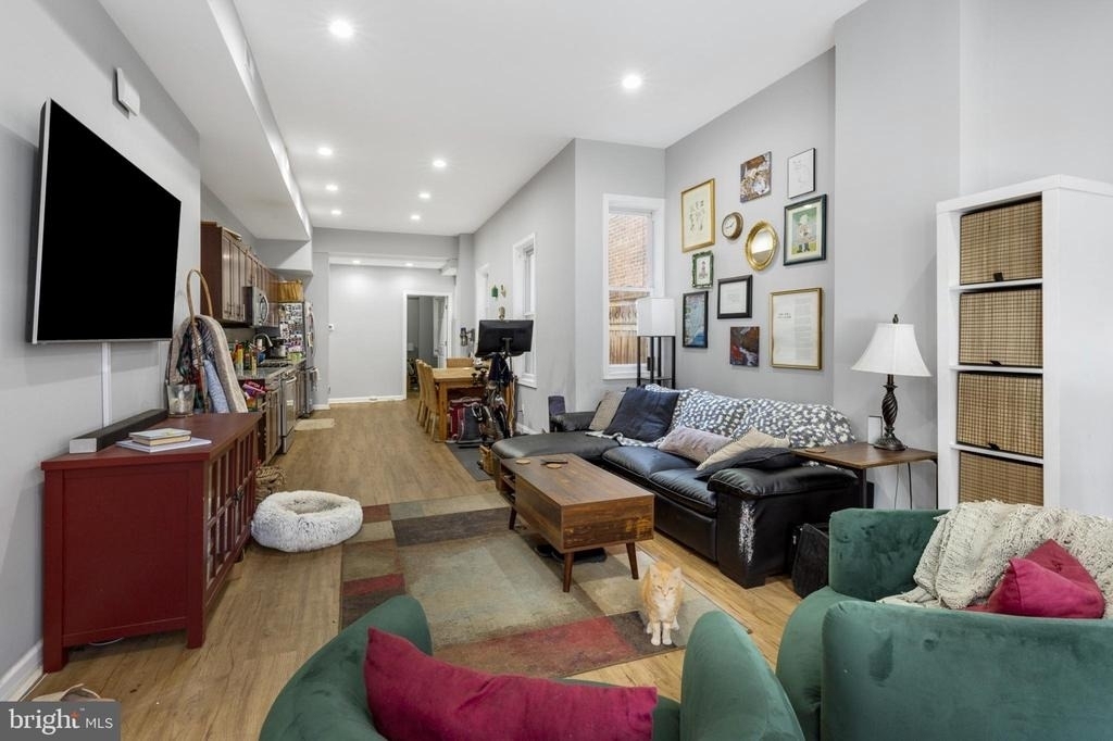 1209 E Susquehanna Avenue - Photo 2