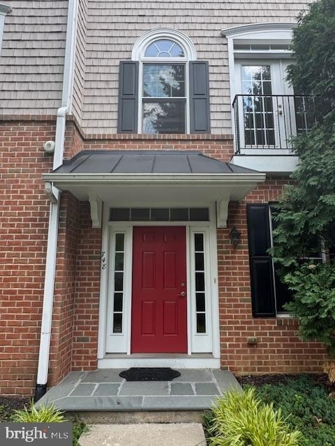 748 Moore Avenue - Photo 0