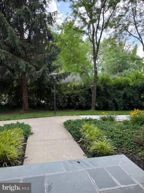 748 Moore Avenue - Photo 4