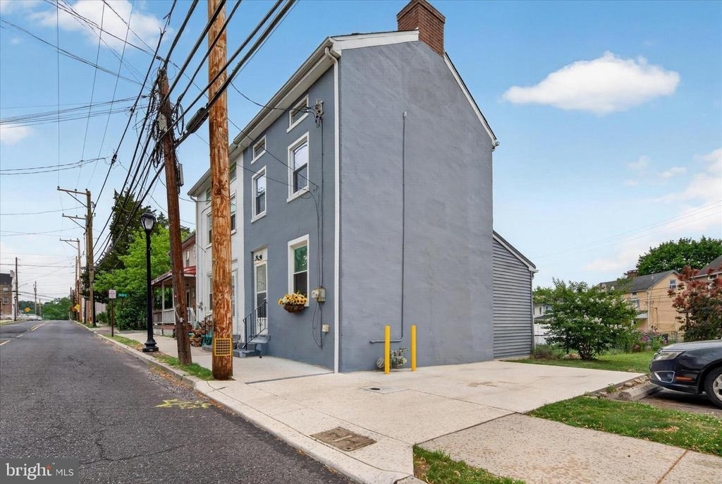 128 E High Street - Photo 4