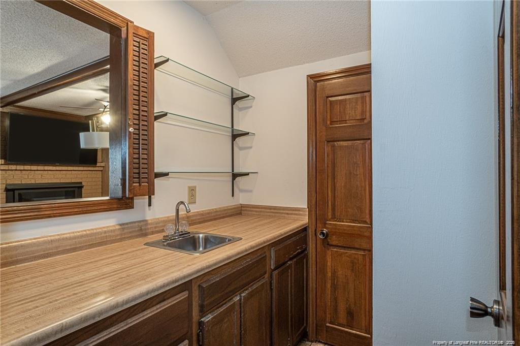 6821 Thames Drive - Photo 10