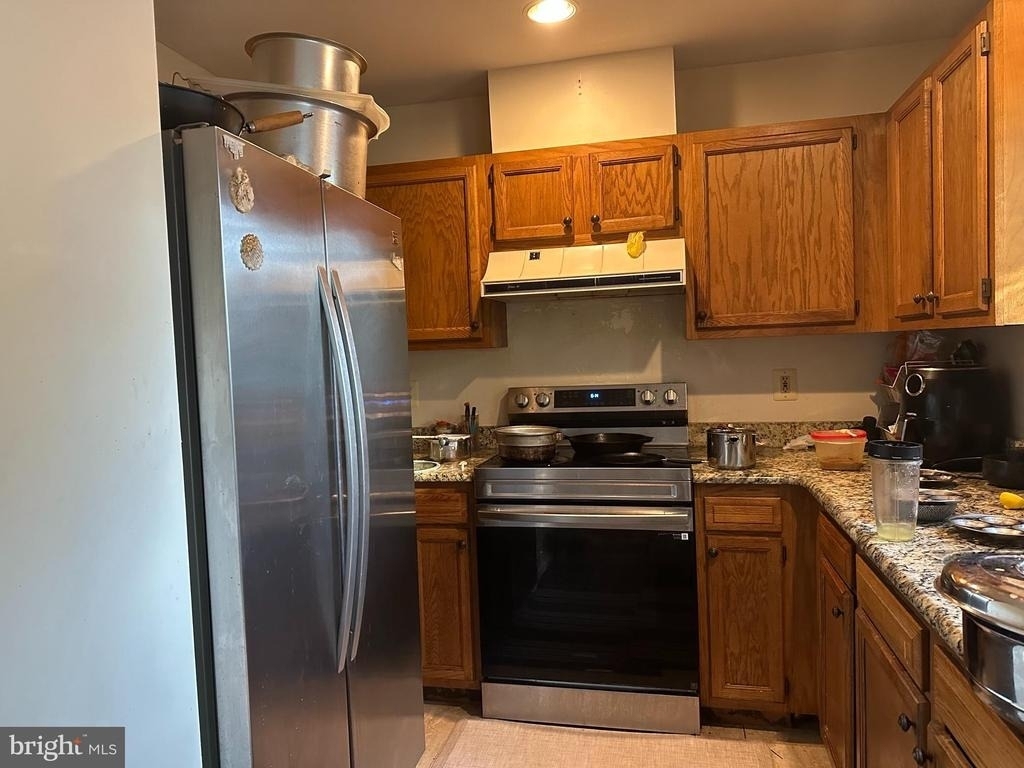 196 Jonathan Dayton Ct - Photo 1