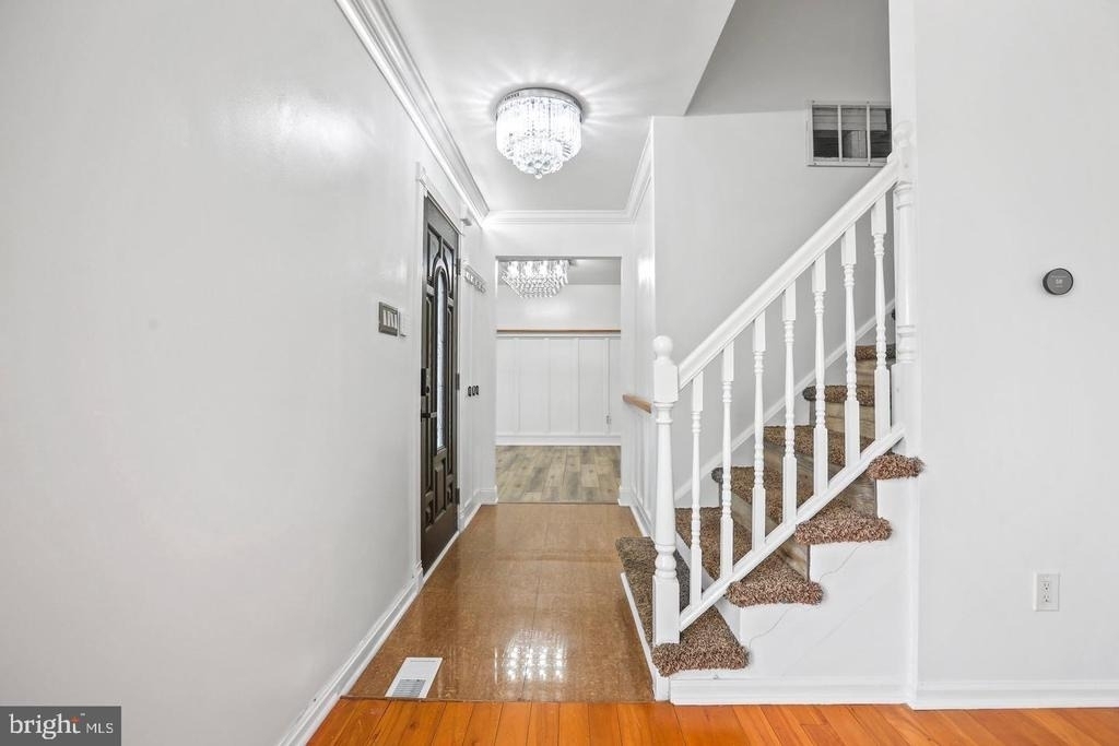 7710 Greenbrier Road - Photo 5