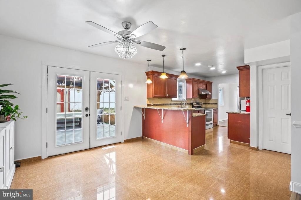 7710 Greenbrier Road - Photo 15