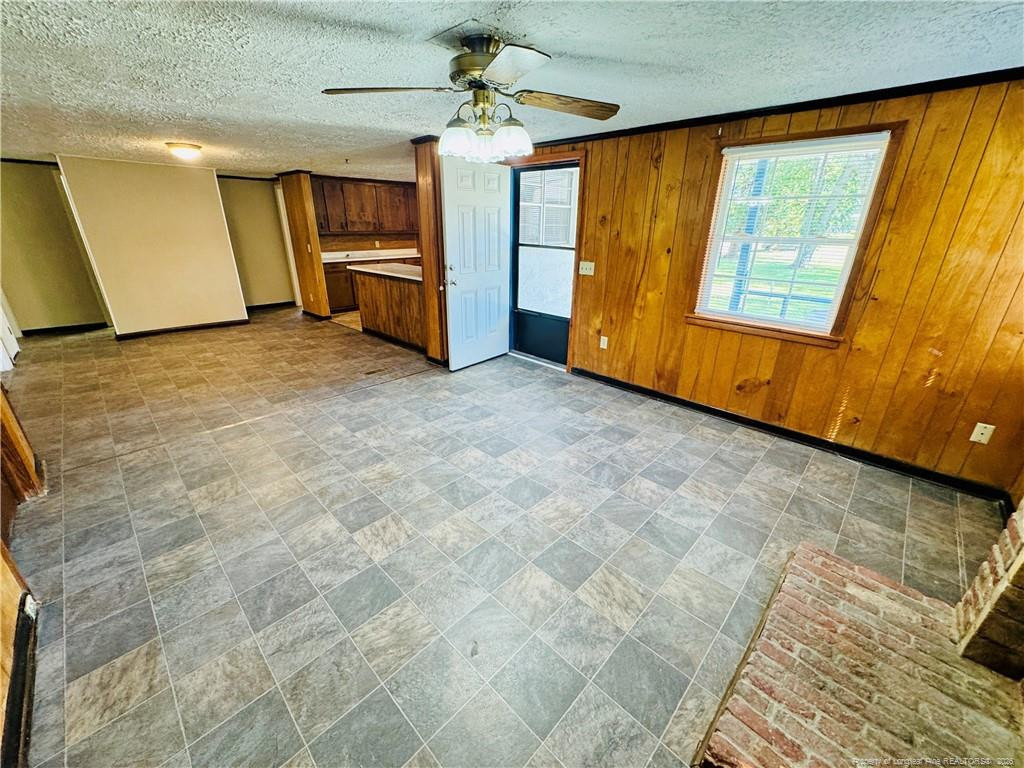 1003 James Street - Photo 4
