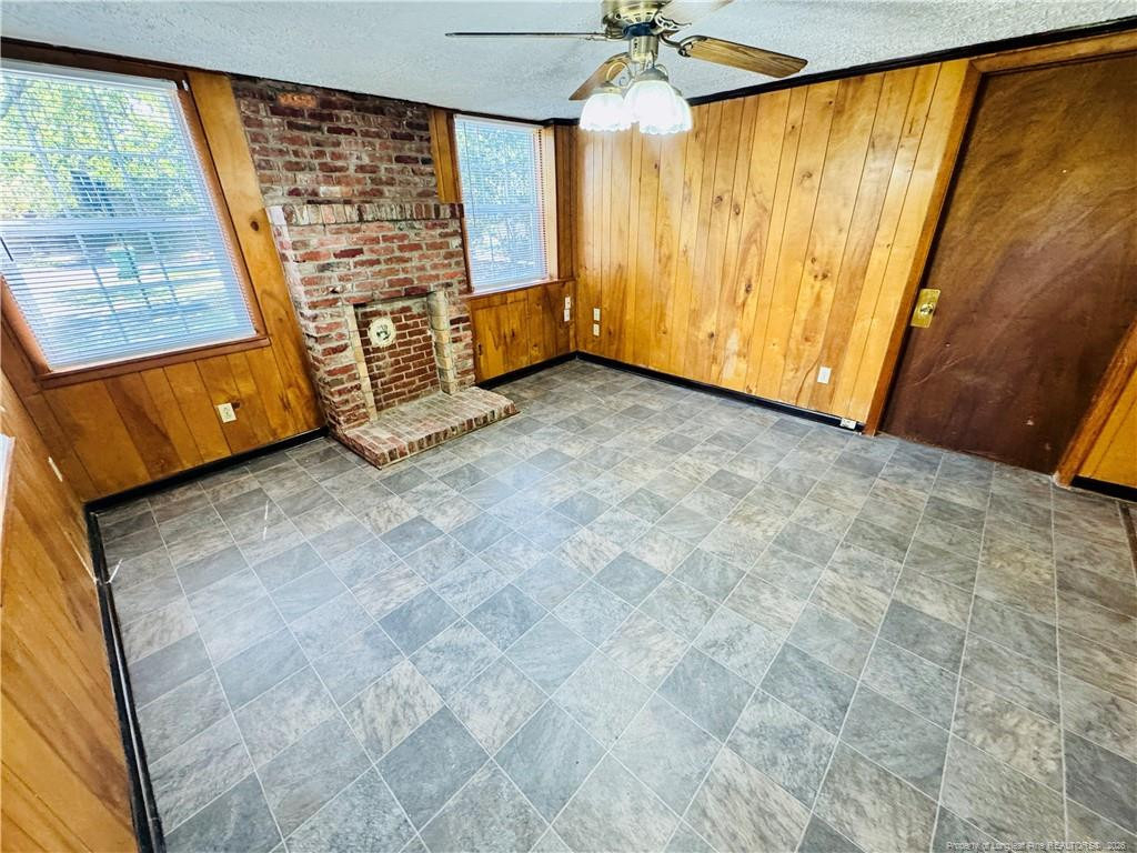 1003 James Street - Photo 2