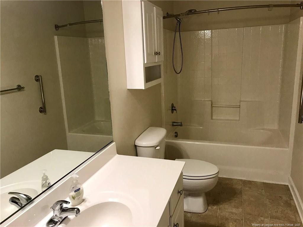 614 W Amberdale Circle W - Photo 9