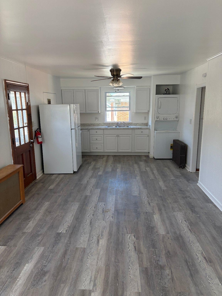 500 S East Avenue - Photo 1