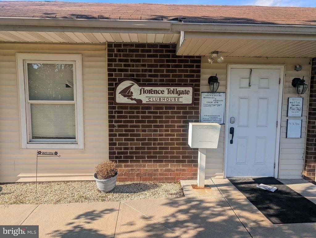 12 Florence Tollgate - Photo 16