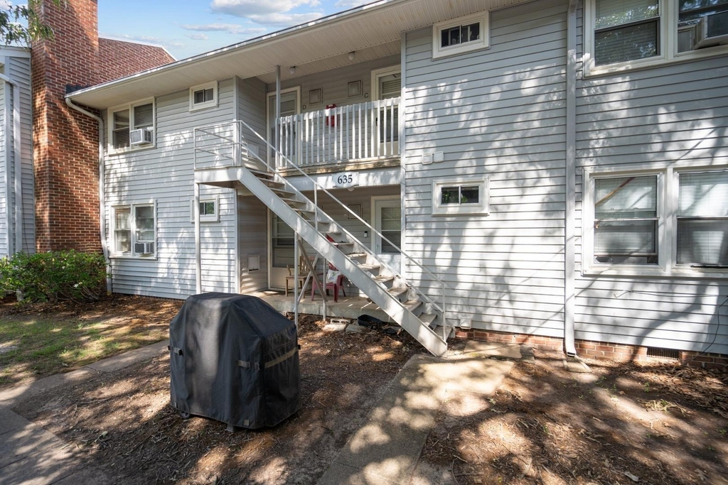635 Daniels Street - Photo 16