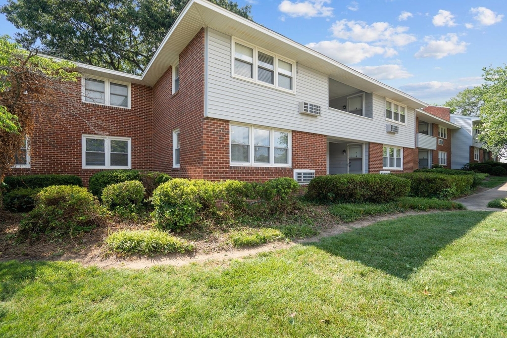 635 Daniels Street - Photo 18