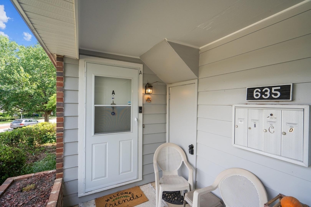 635 Daniels Street - Photo 17