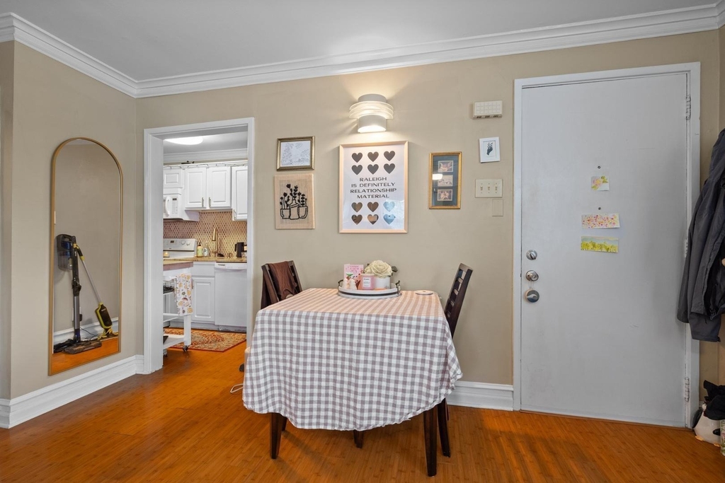 635 Daniels Street - Photo 6