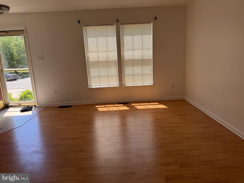 268 Regents Circle - Photo 2