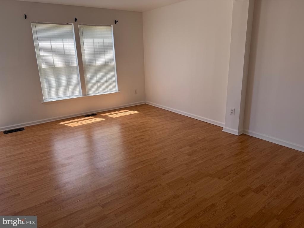 268 Regents Circle - Photo 3