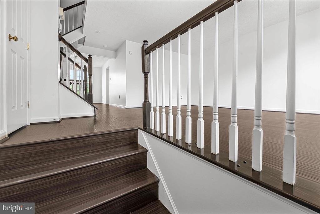 11304 Southlakes Drive - Photo 2