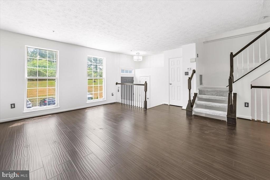 11304 Southlakes Drive - Photo 3
