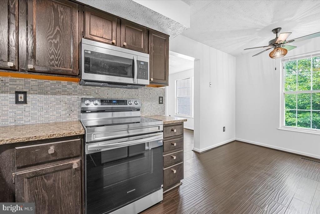 11304 Southlakes Drive - Photo 10