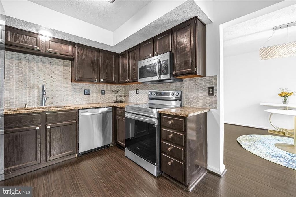 11304 Southlakes Drive - Photo 11