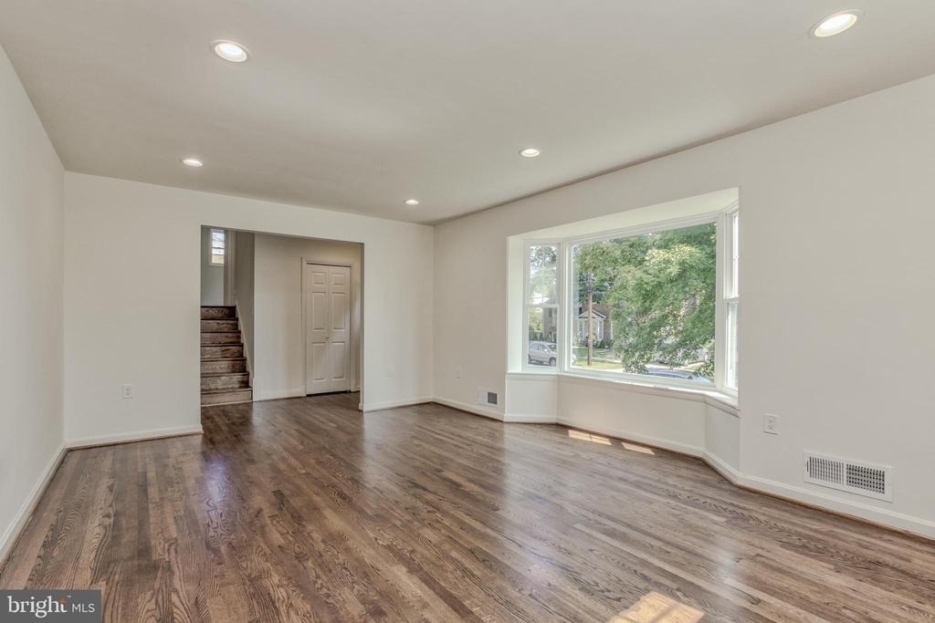 9902 Belhaven Road - Photo 5