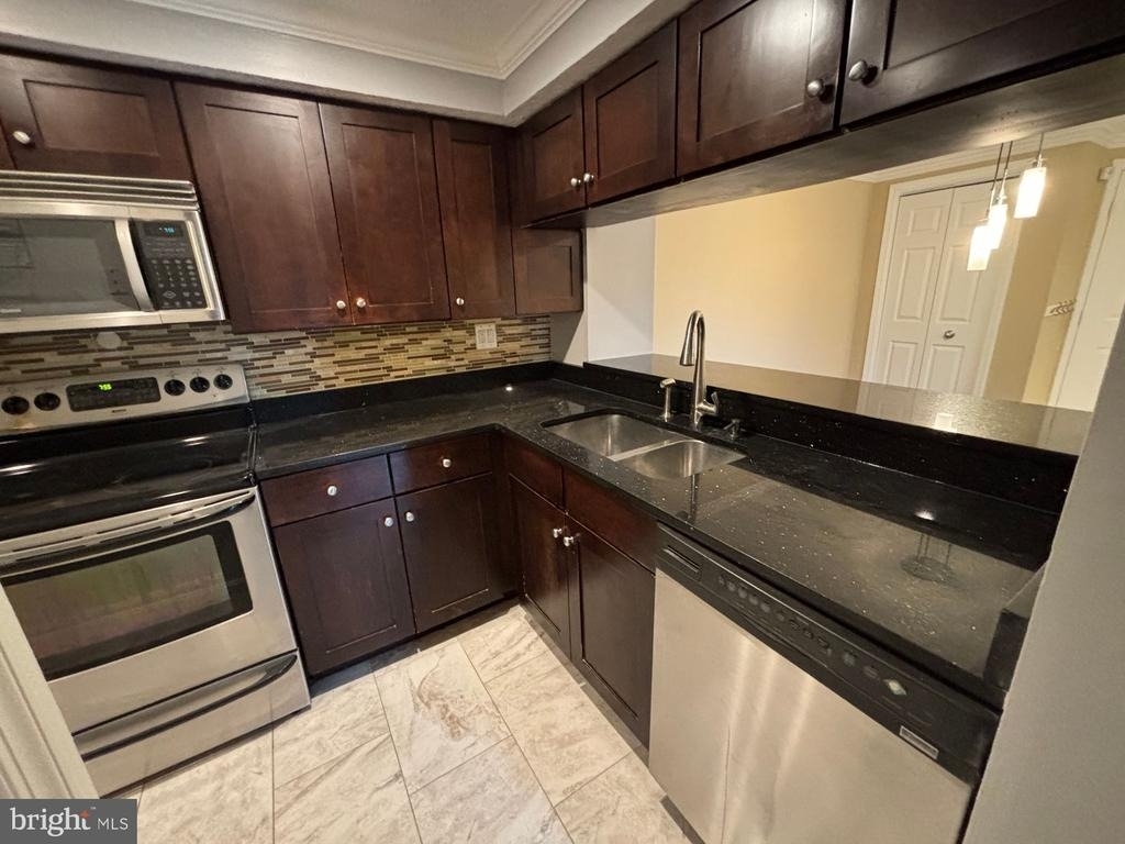 26001 Brigadier Place - Photo 3