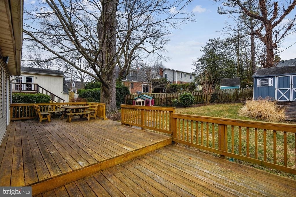210 E Hamilton Avenue - Photo 58