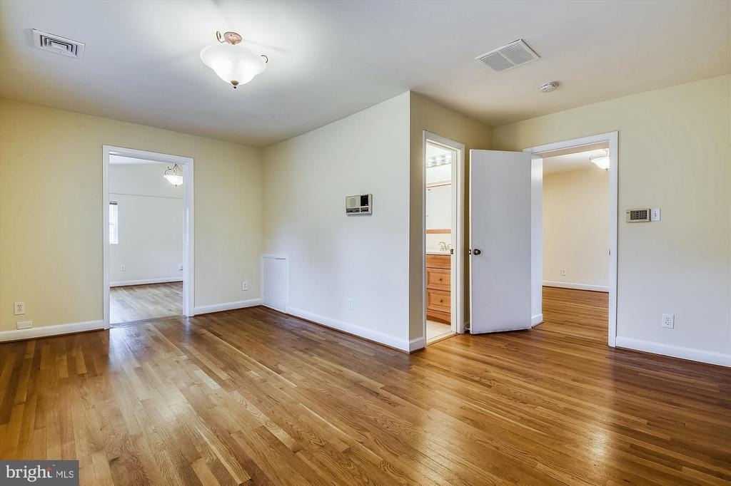 210 E Hamilton Avenue - Photo 20