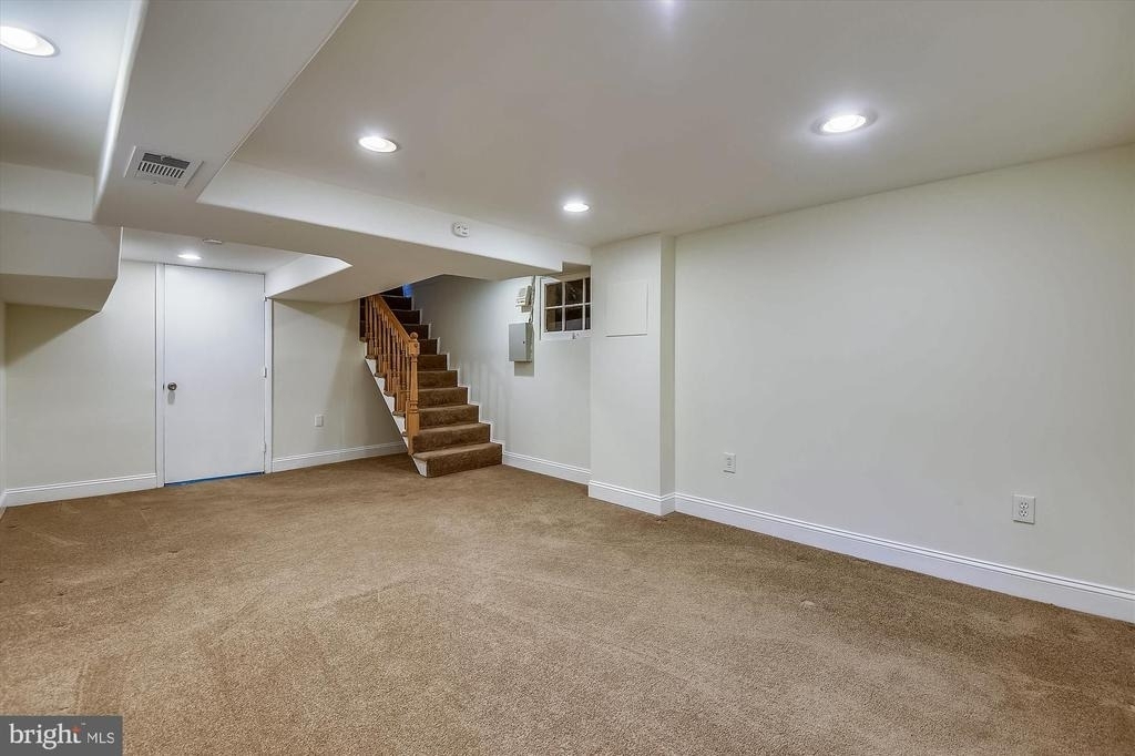 210 E Hamilton Avenue - Photo 39