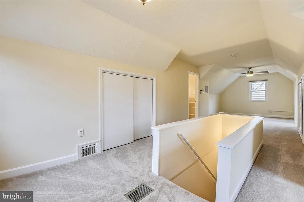 210 E Hamilton Avenue - Photo 35