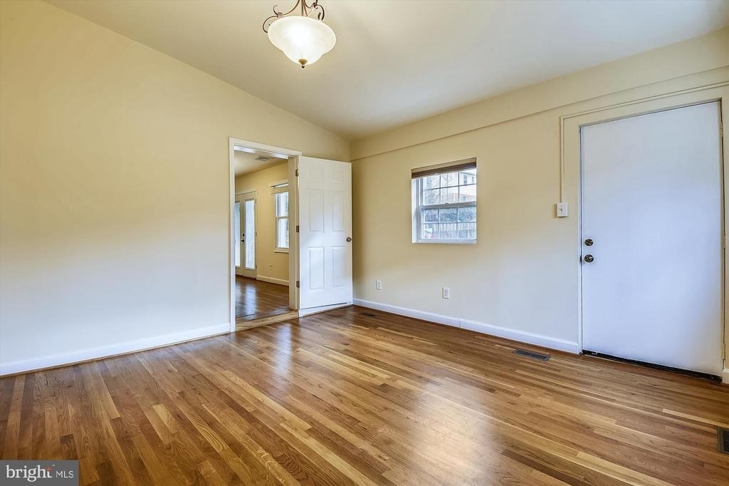210 E Hamilton Avenue - Photo 12