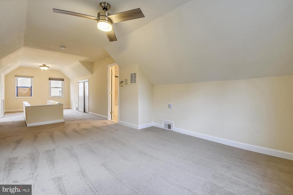 210 E Hamilton Avenue - Photo 34