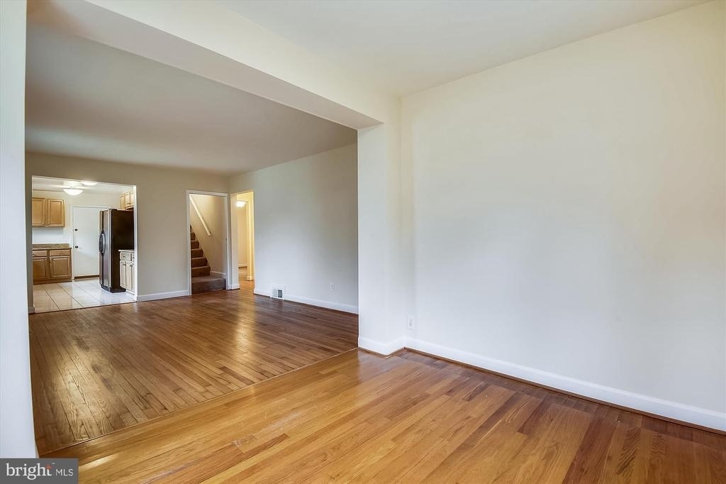 210 E Hamilton Avenue - Photo 8