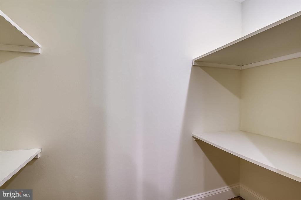 210 E Hamilton Avenue - Photo 38